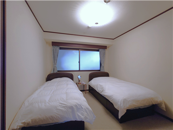 洋室2を居室入口側より