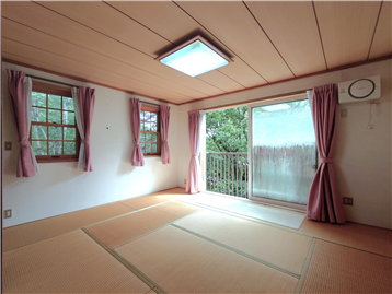 和室2を居室入口側より