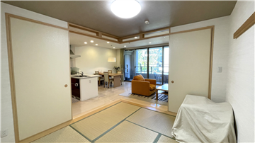 和室からLDKを撮影