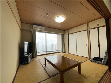 和室1(約8.5畳)/南西方向を撮影