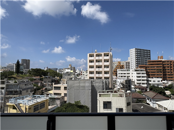 バルコニーからの眺望/正面(北西方向)を撮影
