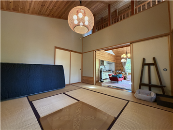 LDKに隣接する和室1/北東方向を撮影