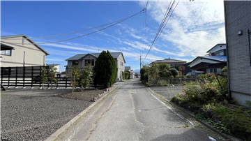 前面道路(南方向を撮影)