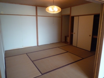 和室8畳（北側を撮影）