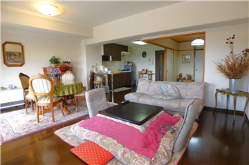 南西側から見たダイニングキッチン