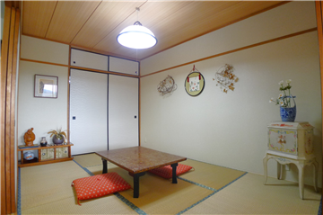 リビングに面した和室