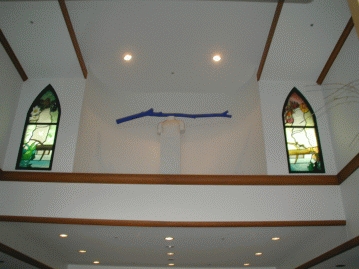 ステンドグラスの施された天井