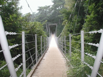 城ヶ崎の吊り橋も至近