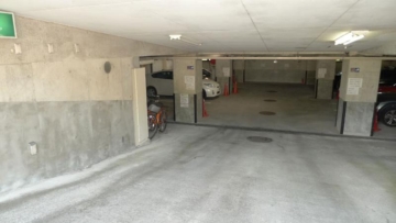 地下駐車場