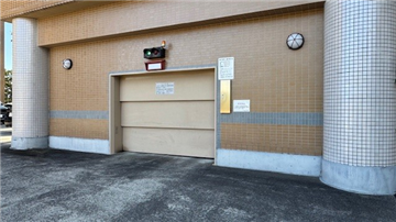 カーエレベーター入口