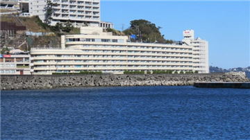 マンション外観／「熱海サンビーチ」より撮影