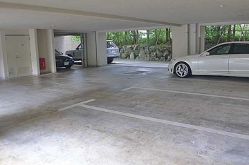 屋内駐車場もご利用できます（南側）
