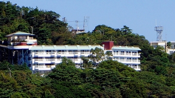 ≪マンション外観（西側より撮影）≫