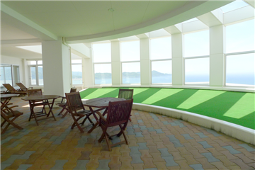 海の眺めを満喫できる最上階スカイガーデンテラス（無料）