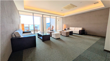 ビューラウンジ／入口側から南東方向を撮影