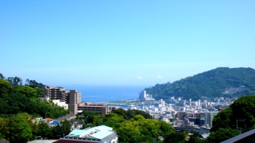 ラウンジより海望む
