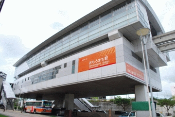“おもろまち”駅徒歩１分（約１．２ｋｍ）