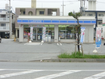 コンビニ徒歩１分（約８０ｍ）