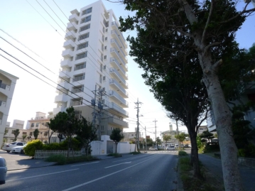 東側から見た物件外観