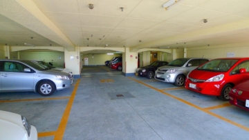 ≪屋内駐車場≫