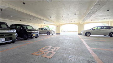≪屋内駐車場≫