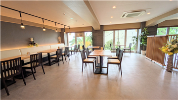 ≪レストラン「海月」店内≫