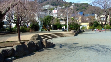 ≪桜木公園（徒歩約３分、約２２０ｍ）≫