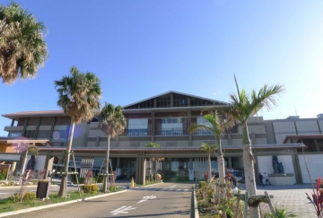 イオンモール沖縄ライカム徒歩約６分（約４８０ｍ）