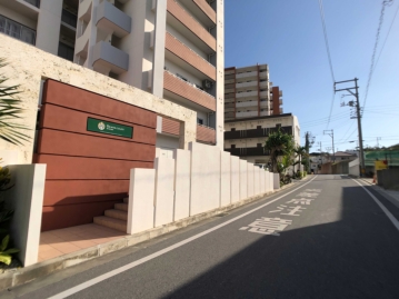 対象不動産西側道路