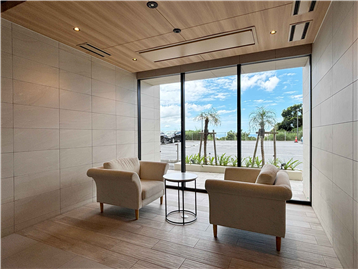 海の見える1階ラウンジ