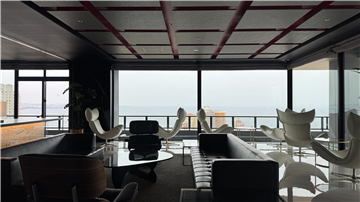 プレミアムラウンジ