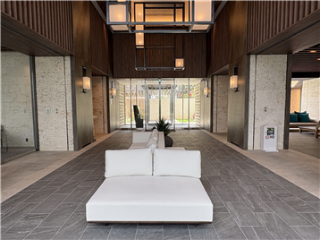 エントランスラウンジ